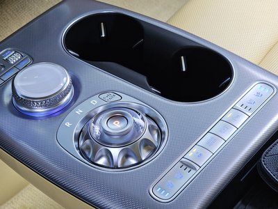 2025 Genesis GV60 — миниатюра 12