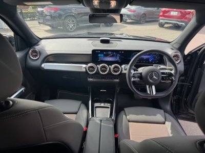 MERCEDES-BENZ EQB - 10