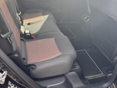 MERCEDES-BENZ EQB - 8