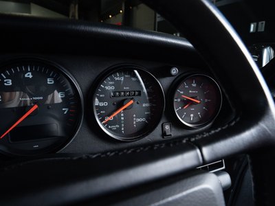 1990 Porsche 911 — миниатюра 36