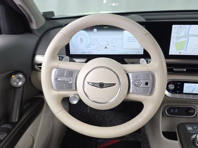 2023 Genesis GV60 — миниатюра 13
