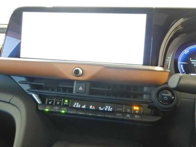 TOYOTA CROWN CROSSOVER - 7