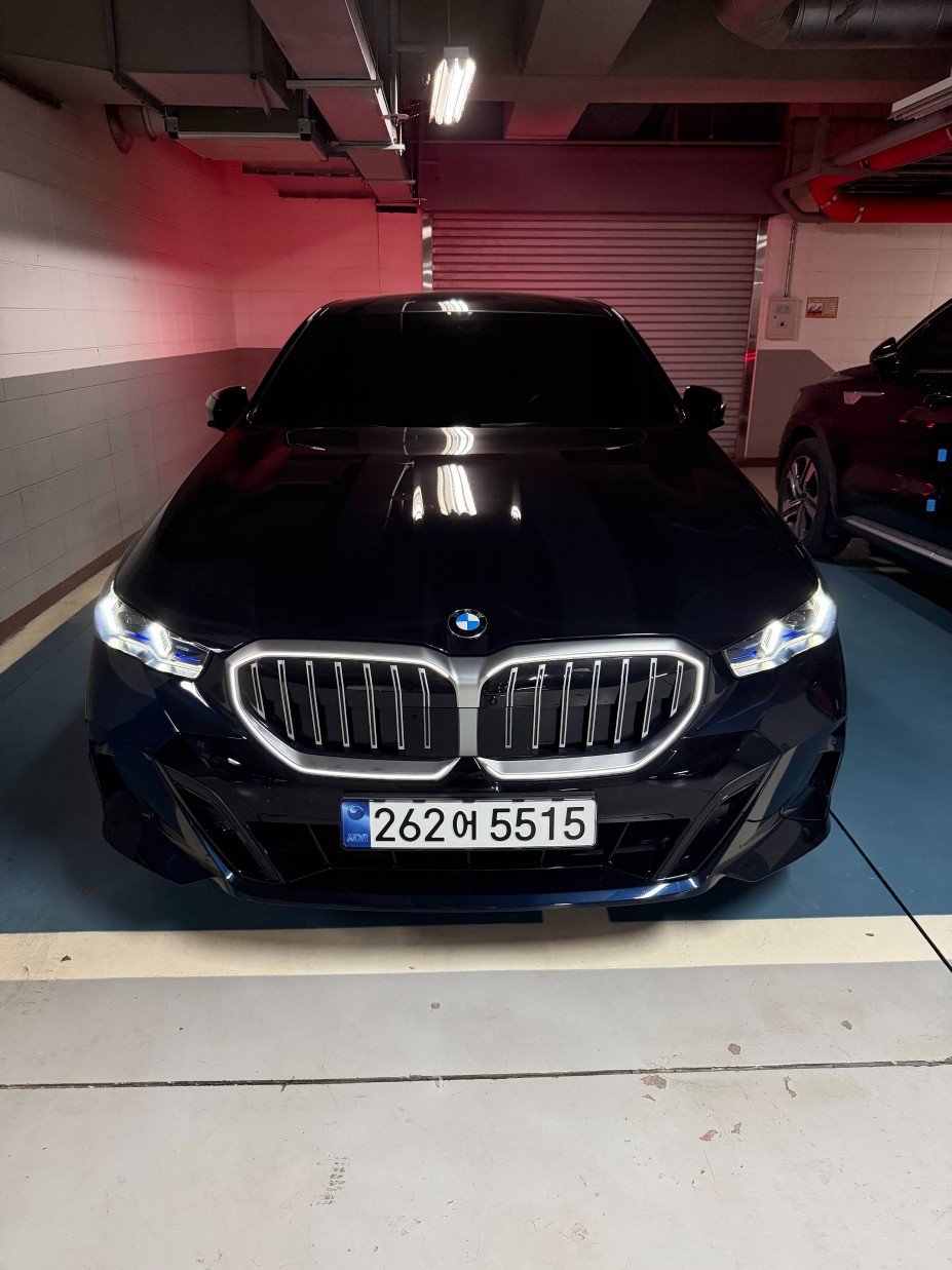 BMW 5 SERIES - View 1