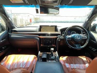 صورة 10 لـ 2020 Lexus LX