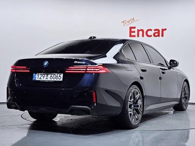 2025 BMW 5 SERIES 照片 3