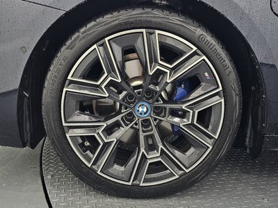 2025 BMW 5 SERIES 照片 6