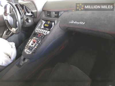 LAMBORGHINI AVENTADOR - 3