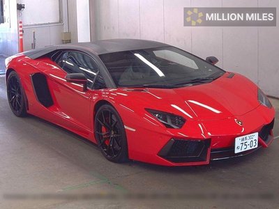 LAMBORGHINI AVENTADOR - 1