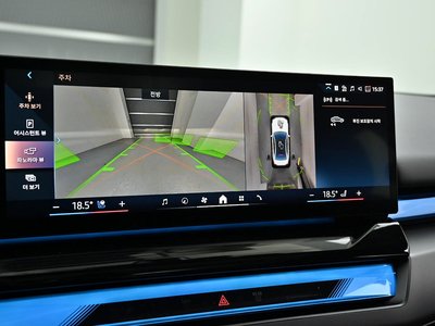2025 BMW 5 SERIES 缩略图 15