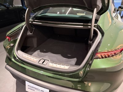 صورة 16 لـ 2026 Porsche TAYCAN
