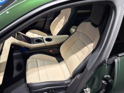 صورة 13 لـ 2026 Porsche TAYCAN