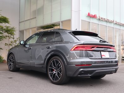 AUDI Q8 - 8