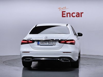 MERCEDES-BENZ E-CLASS - 4