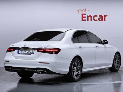 MERCEDES-BENZ E-CLASS - 3