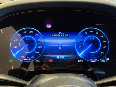 MERCEDES-BENZ EQE - 8