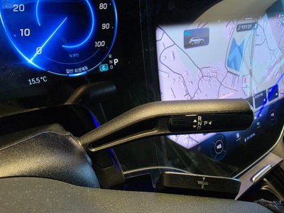 MERCEDES-BENZ EQE - 9