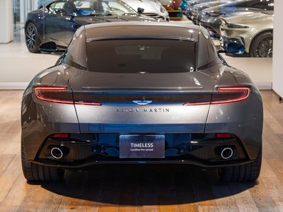 ASTON MARTIN DB12 - 8
