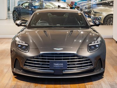 ASTON MARTIN DB12 - 6