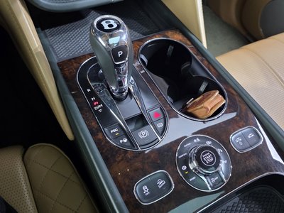 صورة 9 لـ 2018 Bentley BENTAYGA