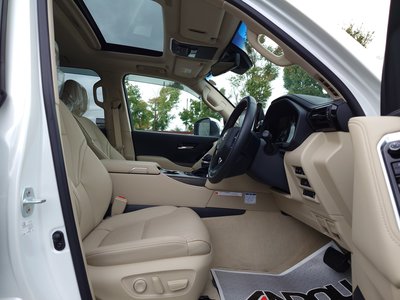 TOYOTA LAND CRUISER 300 - 10