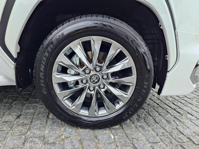 TOYOTA LAND CRUISER 300 - 8