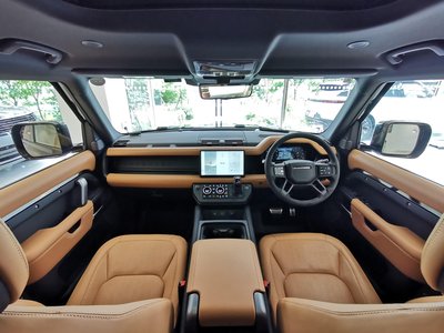 LAND ROVER DEFENDER - 5