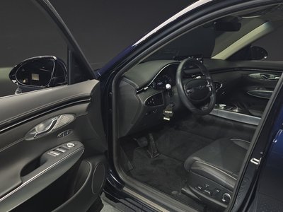 2023 Genesis GV70 — миниатюра 13