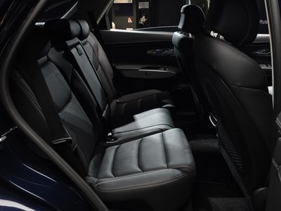 2023 Genesis GV70 — миниатюра 17