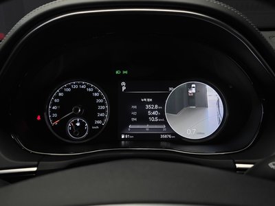 2023 Genesis GV70 — миниатюра 11