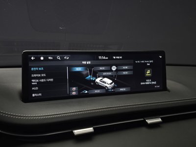 2023 Genesis GV70 — миниатюра 22