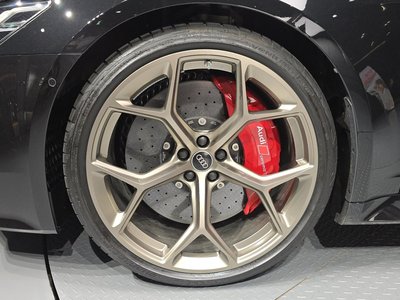 صورة 6 لـ 2025 AUDI RS6