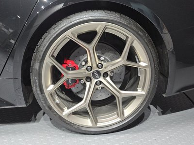 صورة 8 لـ 2025 AUDI RS6