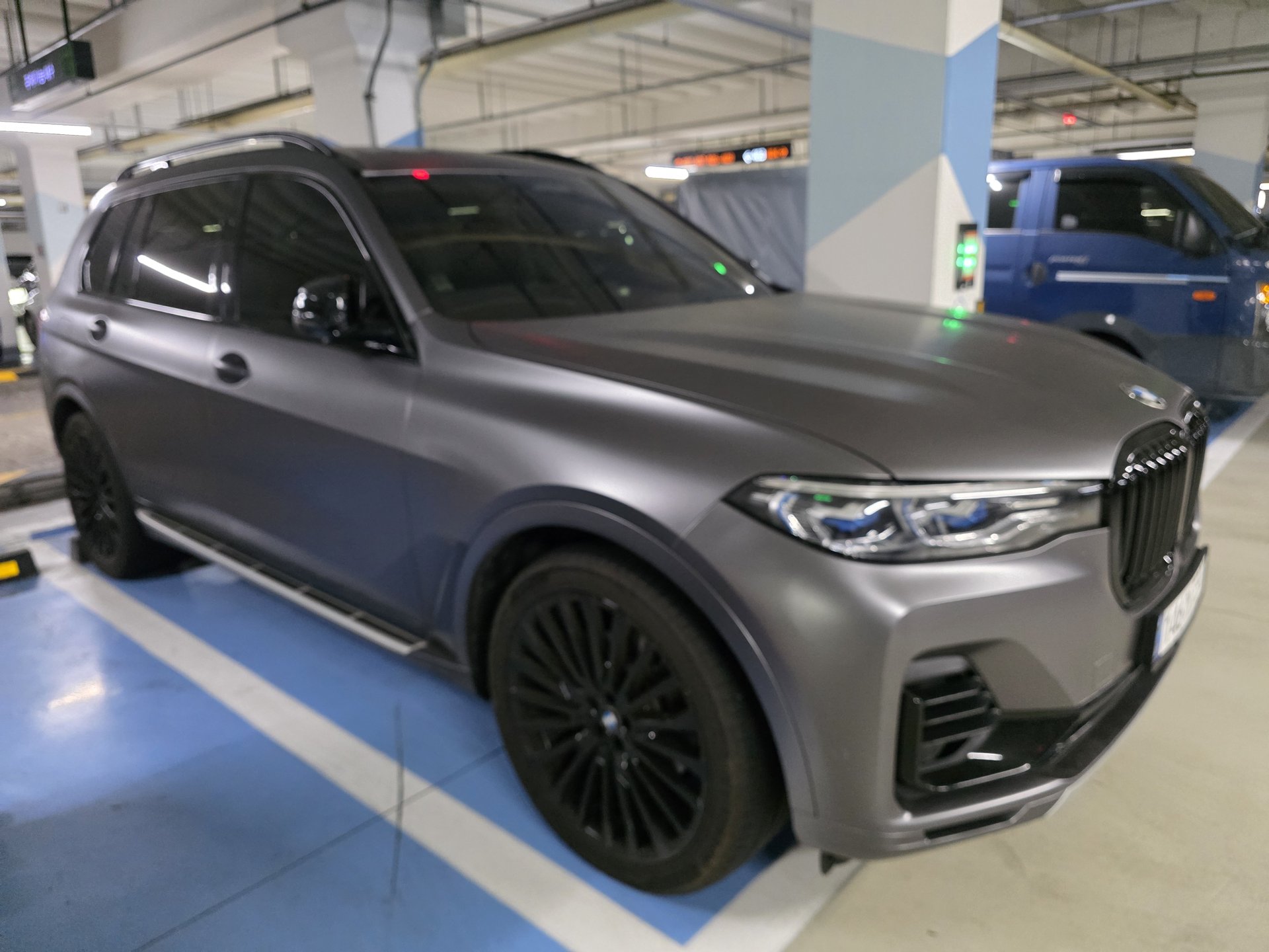BMW X7 - View 1