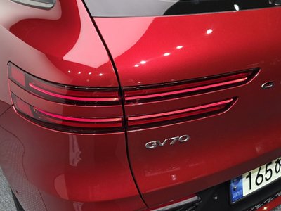 صورة 10 لـ 2021 Genesis GV70
