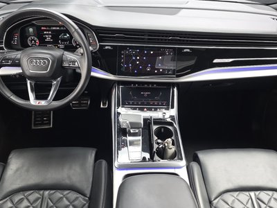 AUDI Q8 - 5