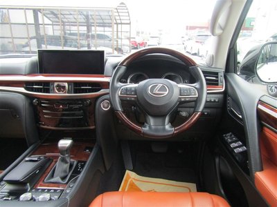 2016 Lexus LX — фото 6