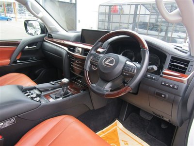 2016 Lexus LX — миниатюра 13