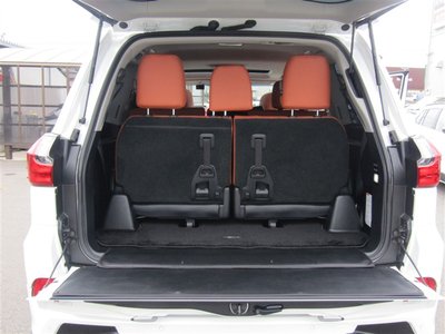 2016 Lexus LX — миниатюра 17
