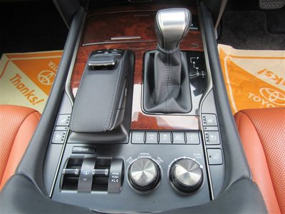 2016 Lexus LX — миниатюра 11