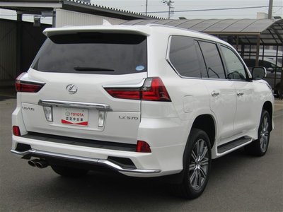 2016 Lexus LX — фото 5