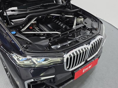 BMW X7 - 7