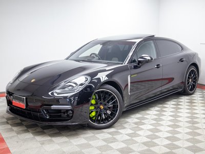 PORSCHE PANAMERA - 3
