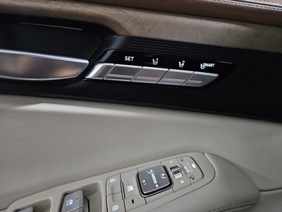 2020 Genesis G90 缩略图 12