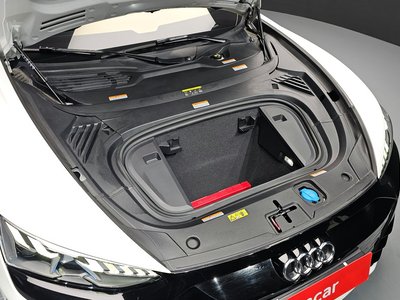 AUDI E-TRON GT - 7