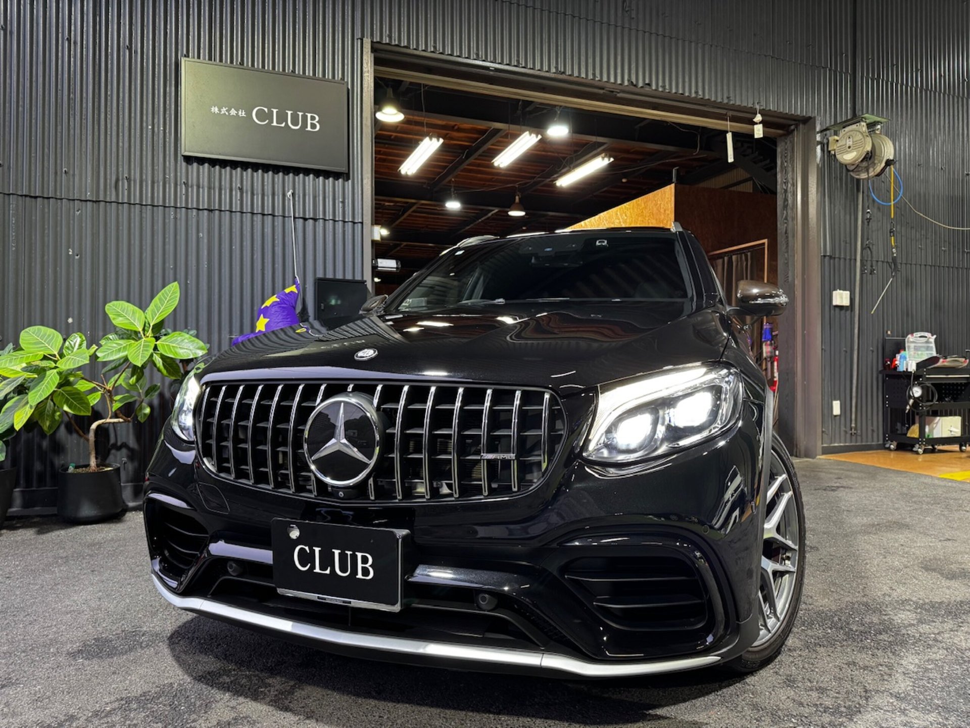 MERCEDES-BENZ GLC AMG - View 1