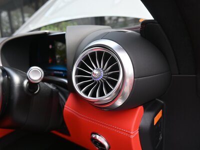 صورة مصغرة 78 لـ 2025 Mercedes-BENZ GT AMG