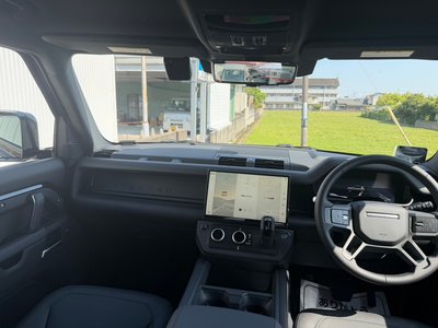 LAND ROVER DEFENDER - 2
