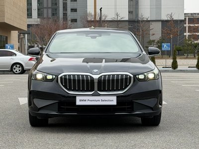 BMW 5 SERIES - 2