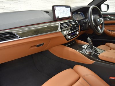صورة 8 لـ 2023 BMW 5 SERIES