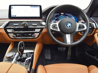 صورة 9 لـ 2023 BMW 5 SERIES